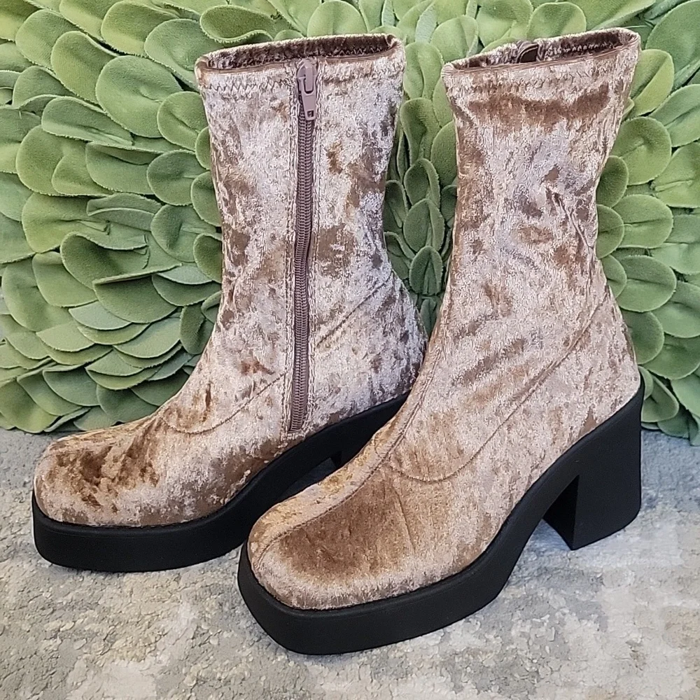 Steve Madden Platform Boots - Klaton Crushed Velvet - Womens Size 7.5